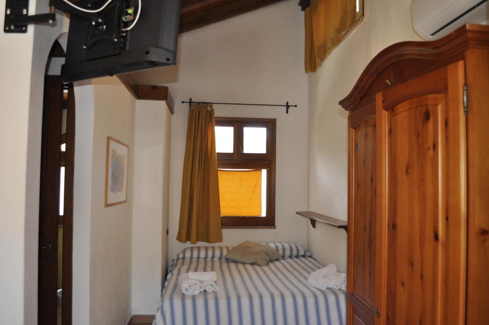 Borgo San Francesco Hotel Gioiosa Marea Quarto foto