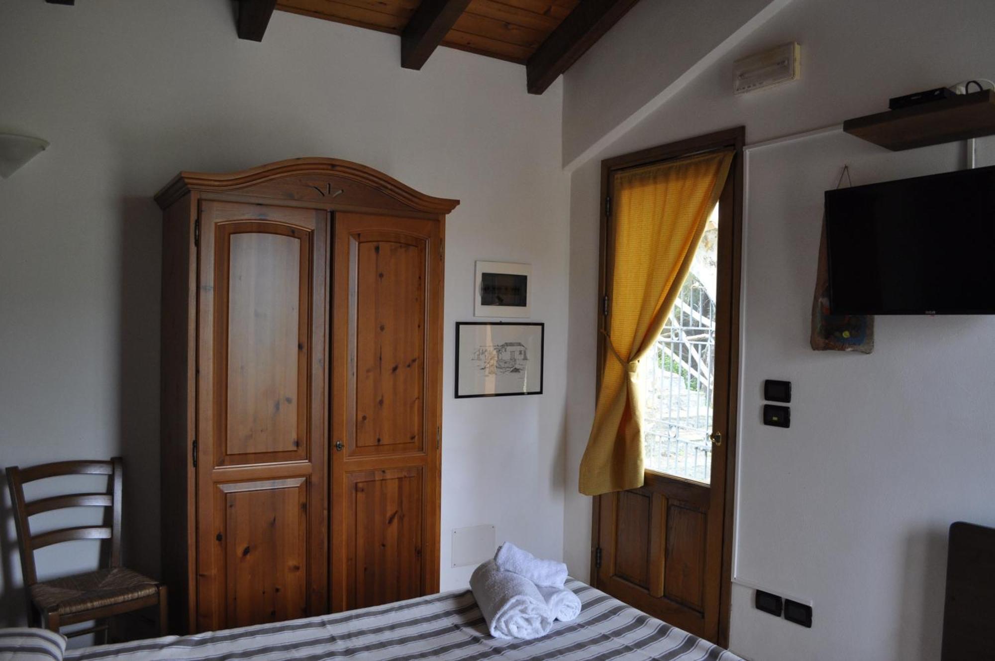 Borgo San Francesco Hotel Gioiosa Marea Quarto foto